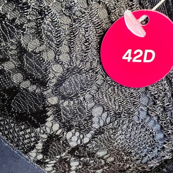 Ashley Stewart Other - ASHLEY STEWART 42D bra, convertible butterfly, black with partial lace